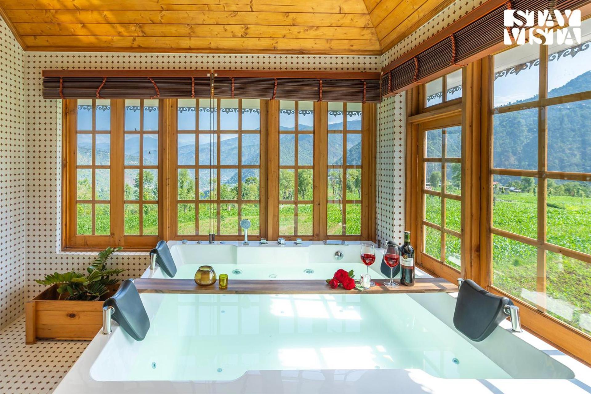 Stayvista At The Oakridge 4 Bhk Villa In Dharamshala With Jacuzzi & Balcony Chamba (Himachal Pradesh) Exterior foto